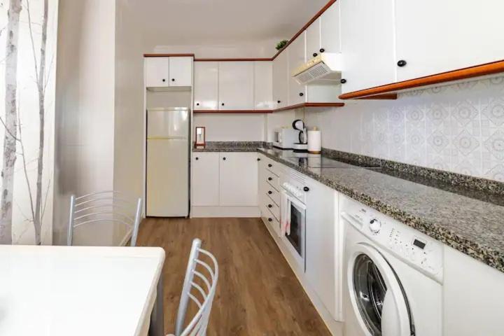 Apartamento Ezcurdia 22 Playa De San Lorenzo Primera Linea Gijón Exterior foto